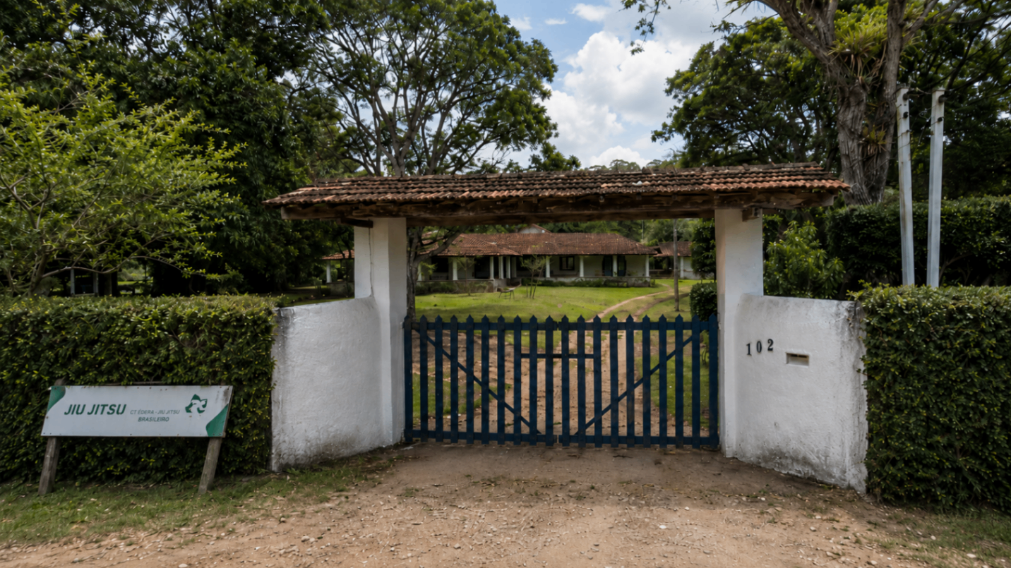 Fachada de entrada do CT Édera em Aldeia